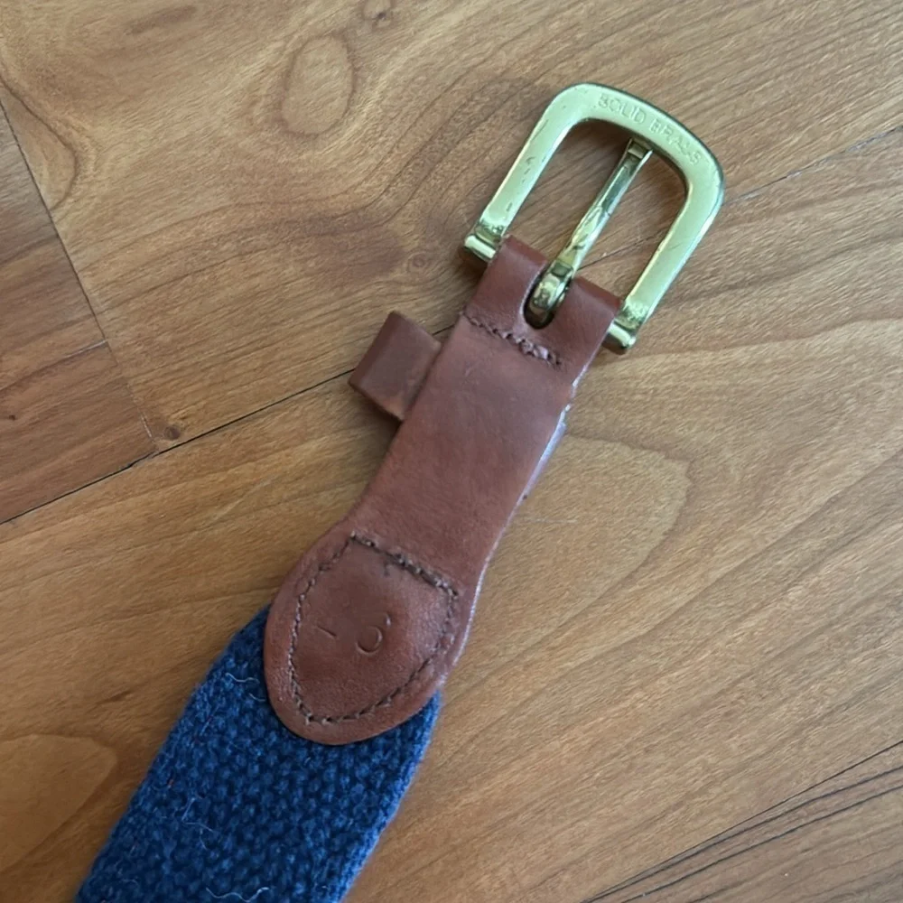 Leather Man LTD Boys CORAL MARLIN SCHOOL MOTIF BELT/NAVY solid brass buckle 26”